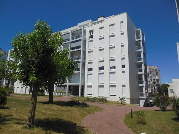 Marché central - 2 pièces 50 m2 - Balcon, Cave, Parking et Ascenseur