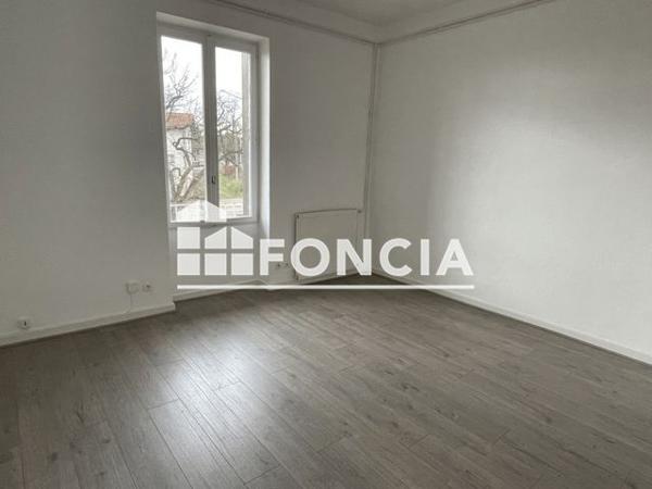 Location Appartement 2 pièces 45.1 m² - 2 RUE MAMESSIER Mably 42300