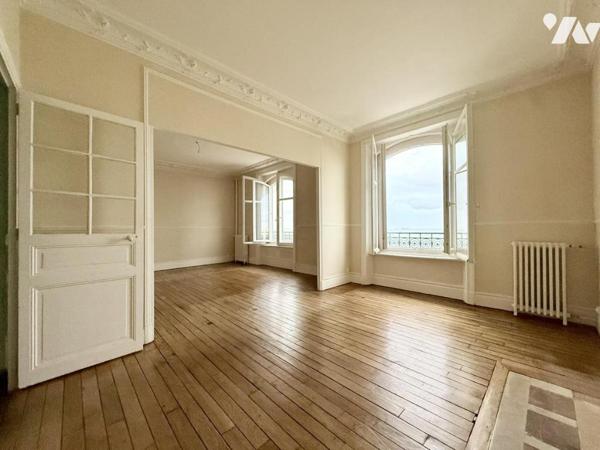 SAINT MALO - Chaussée du Sillon - Appartement vue mer avec ascenseur.