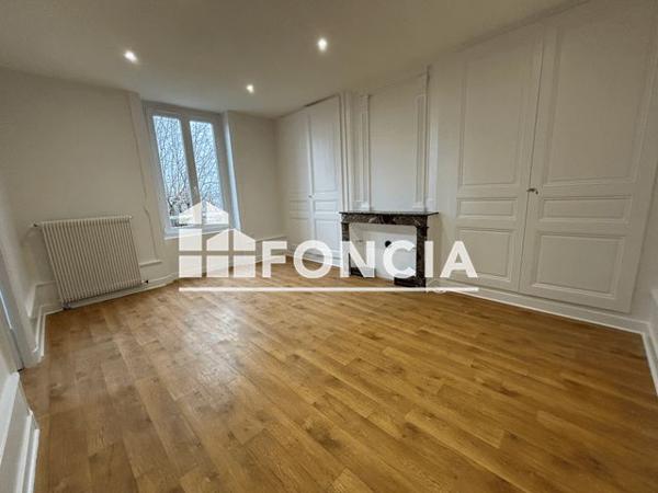 Location Maison 5 pièces 116.14 m² - ROUTE TOURISTIQUE DU BELVERDER Commelle Vernay 42120