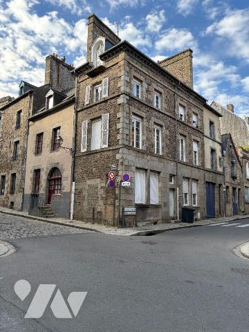 Immeuble à Vendre à Fougères (35300) en Ille-et-Vilaine (35)

Haute Ville, Immeuble comprenan...