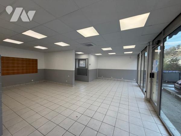 EXCLUSIVITE - ALBERTVILLE - MURS LOCAL COMMERCIAL 146.30 m² + 5 PARKINGS
