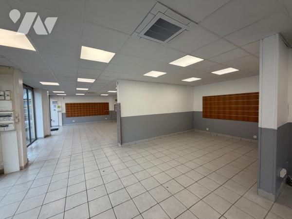 EXCLUSIVITE - ALBERTVILLE - MURS LOCAL COMMERCIAL 146.30 m² + 5 PARKINGS