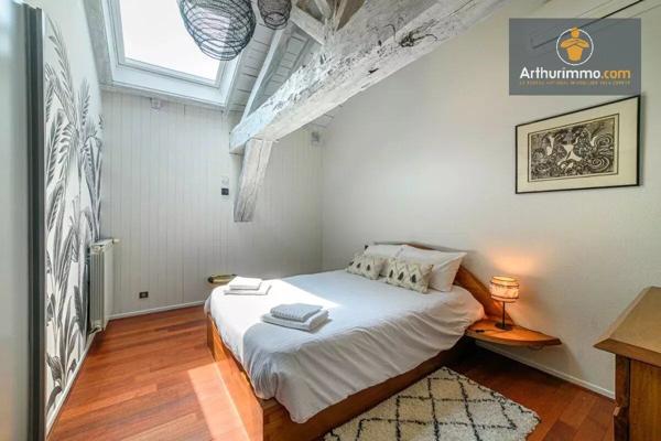 Vente                                                      Maison
                        
                     12 pièces                      400 m2                     à Eymet