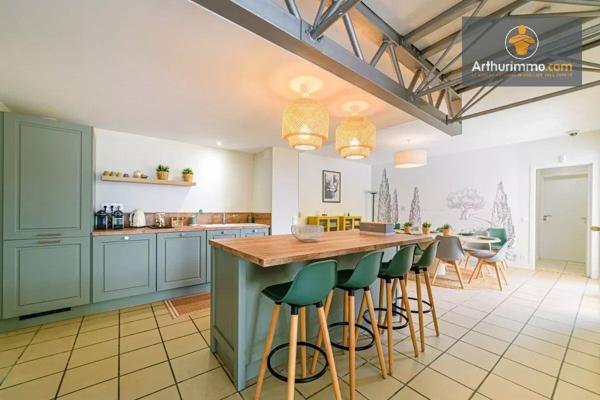 Vente                                                      Maison
                        
                     12 pièces                      400 m2                     à Eymet