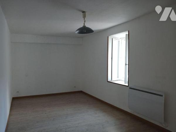 A VENDRE sur la commune de LES RICEYS (Aube), une maison d'habitation, d'une superficie de 79 m...