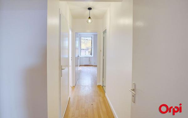 Appartement à vendre    3 pièces • 63 m2 Bourgoin-Jallieu