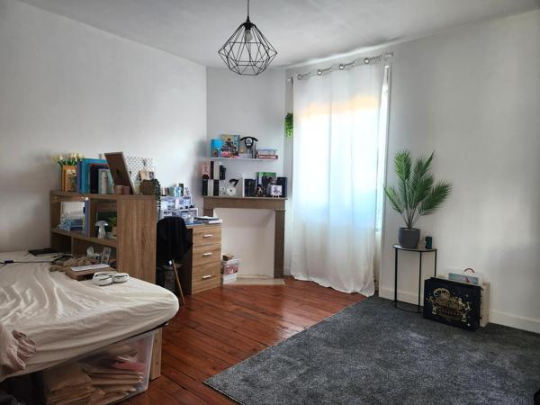 Maison de bourg 2 chambres + bureau