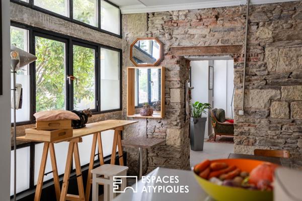 Refuge Urbain : Loft en Pierre et Acier au Coeur de Nantes