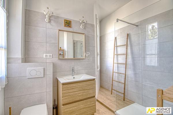 Versailles Porchefontaine Maison de 254 m² habitables avec sous-sol total sur un terrain de 1200 m² €1 890 000 ** - Référence 25344