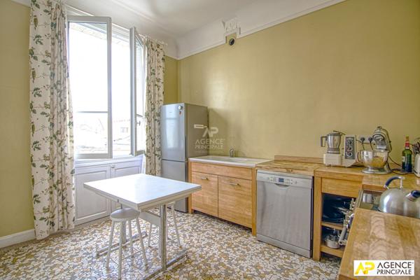 Versailles Porchefontaine Maison de 254 m² habitables avec sous-sol total sur un terrain de 1200 m² €1 890 000 ** - Référence 25344