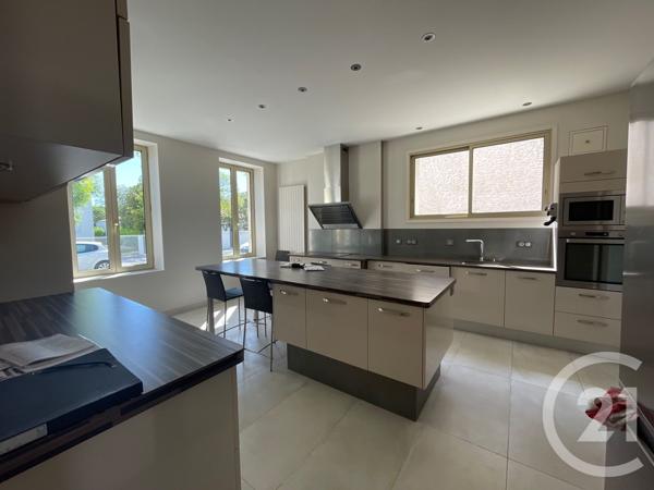 Maison à vendre  5 pièces - 182,61 m 2   ST PIERRE D OLERON  - 17