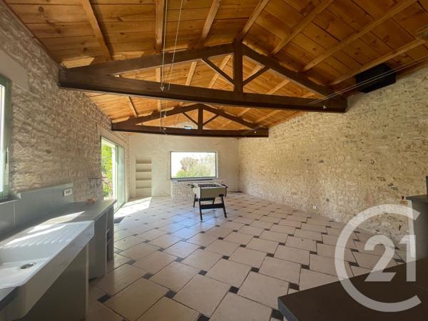 Maison à vendre  5 pièces - 182,61 m 2   ST PIERRE D OLERON  - 17