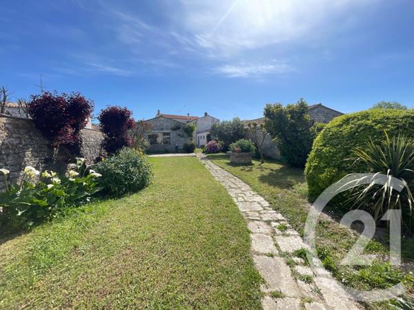 Maison à vendre  5 pièces - 182,61 m 2   ST PIERRE D OLERON  - 17