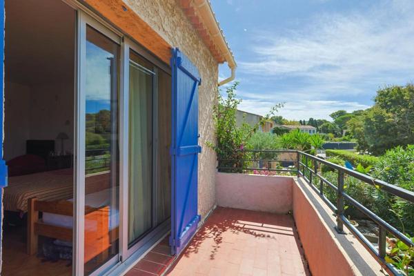 VILLA LE BRUSC- PROCHE PORT A PIED