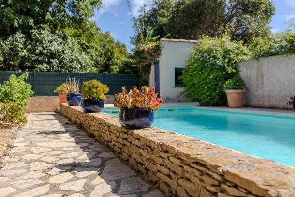 VILLA LE BRUSC- PROCHE PORT A PIED