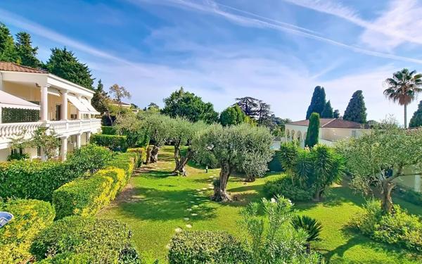 Appartement à vendre    4 pièces • 137,88 m2 Cannes