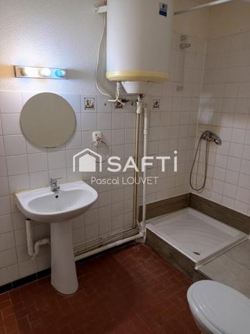 Grand Studio dans une résidence calme.