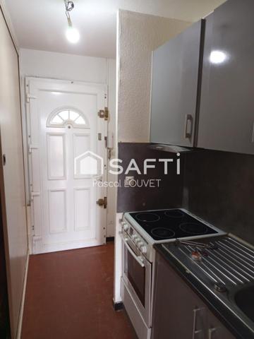 Grand Studio dans une résidence calme.