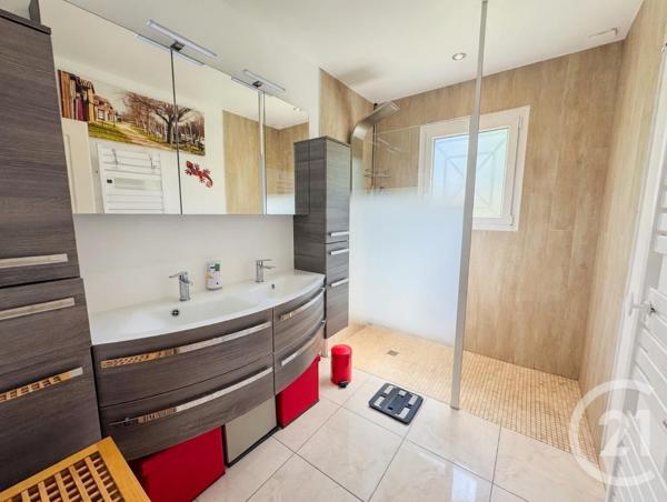 Maison à vendre  5 pièces - 113 m 2   HOURTIN  - 33