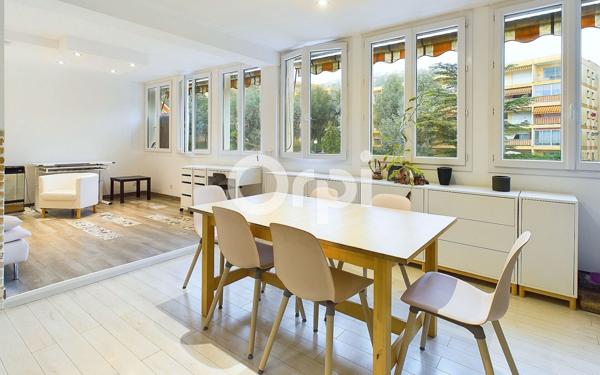 Appartement à vendre    3 pièces • 84,60 m2 Mandelieu-la-Napoule
