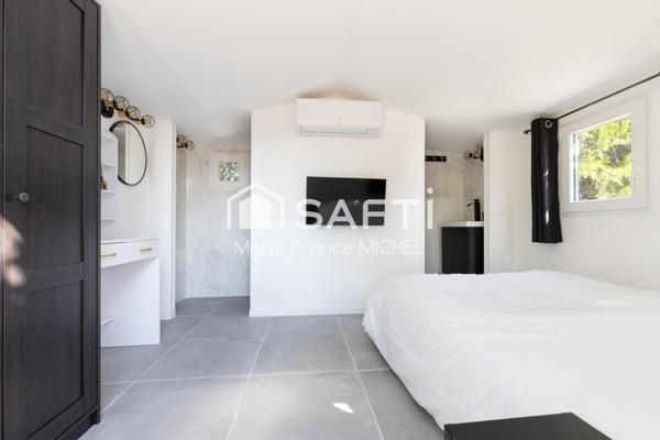 Propriété provençale de 165 m² avec piscine, à quelques pas du village