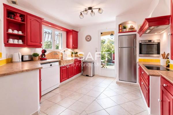 Propriété provençale de 165 m² avec piscine, à quelques pas du village