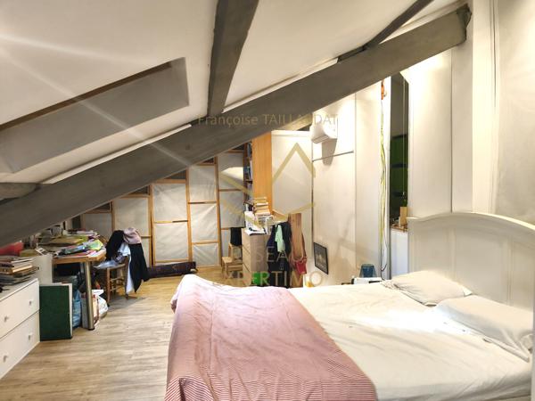 Maison ancienne rénovée proche centre ville + Atelier + dépendances + Jacuzzi + forage, terrain constructible