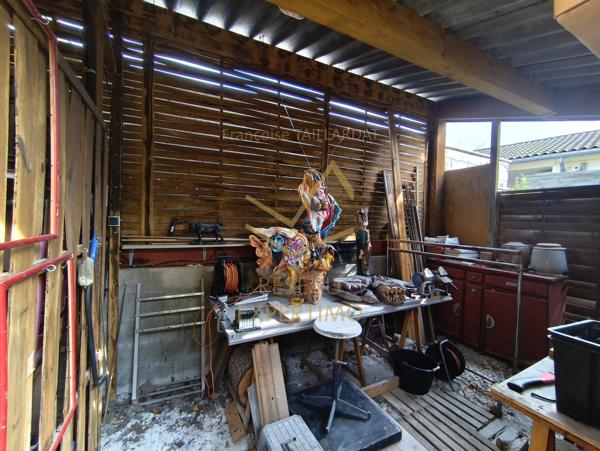 Maison ancienne rénovée proche centre ville + Atelier + dépendances + Jacuzzi + forage, terrain constructible