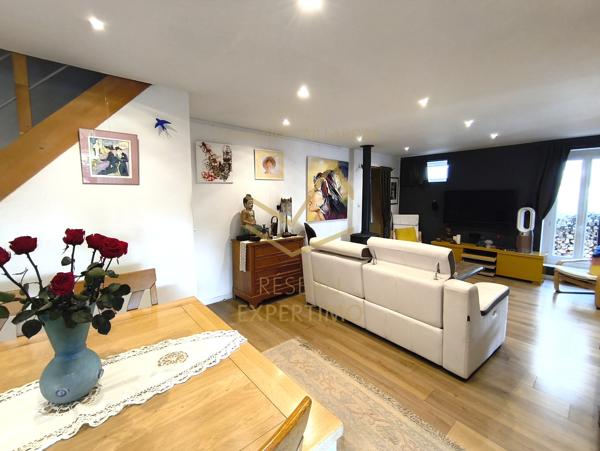 Maison ancienne rénovée proche centre ville + Atelier + dépendances + Jacuzzi + forage, terrain constructible