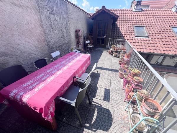 Appartement triplex de 156m² environ avec terrasses et annexe - Sarreguemines