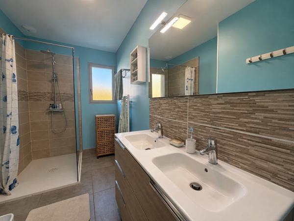 Maison
         4 pièces
        - 82 m² Exclusivité 192 000 €*