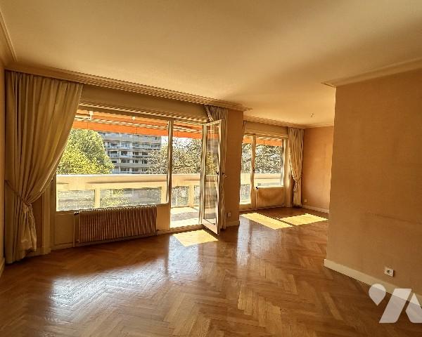 Résidence Pitance avec piscine et tennis près du centre, T5 de 124,52 m² - balcon 37 m² - Garage.