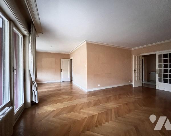 Résidence Pitance avec piscine et tennis près du centre, T5 de 124,52 m² - balcon 37 m² - Garage.