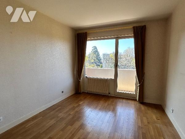 Résidence Pitance avec piscine et tennis près du centre, T5 de 124,52 m² - balcon 37 m² - Garage.