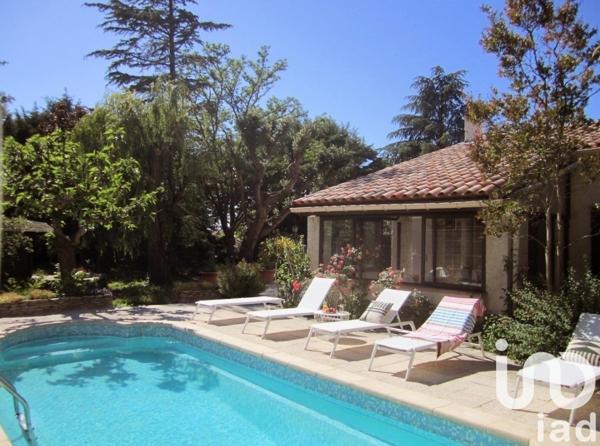 Maison 4 pièces de 98 m² à Robion (84440)