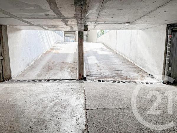 Parking à vendre  27 m 2   LYON  - 69003