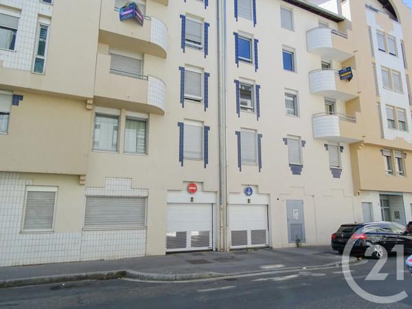 Parking à vendre  27 m 2   LYON  - 69003