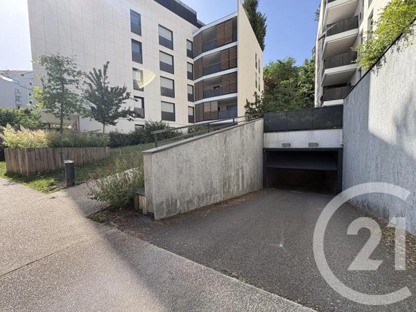 Parking à vendre  27 m 2   LYON  - 69003