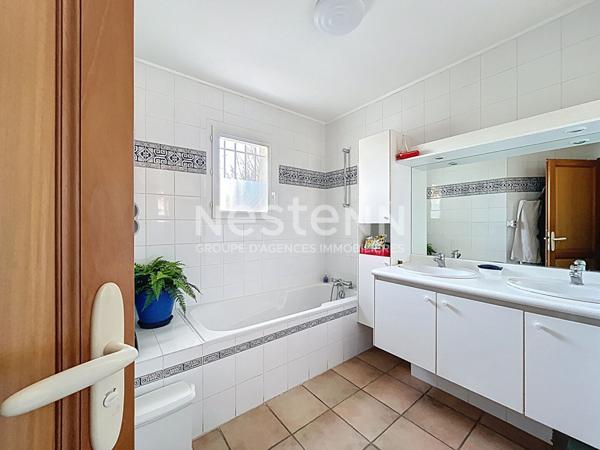 Maison spacieuse à vendre à Puilboreau - 7 chambres, 205 m²