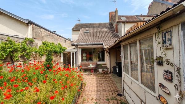 CHARMANTE MAISON DE VILLE