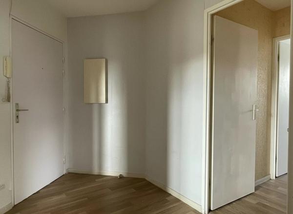Appartement 78m2  - 4 pièces - balcon et box - EVRY - 91000