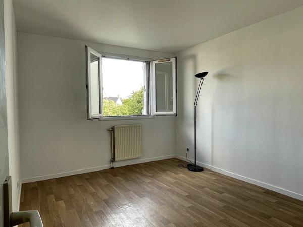 Appartement 78m2  - 4 pièces - balcon et box - EVRY - 91000