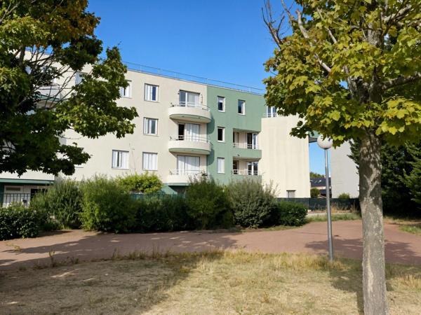 Appartement 78m2  - 4 pièces - balcon et box - EVRY - 91000