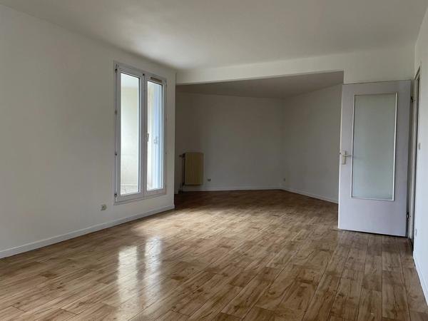 Appartement 78m2  - 4 pièces - balcon et box - EVRY - 91000