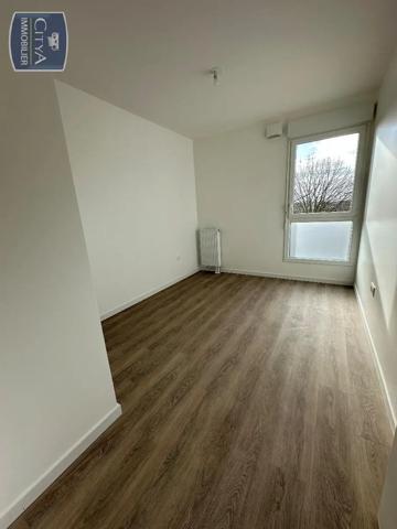 Appartement à louer 3 pièces 67.66m² Caen (14000)