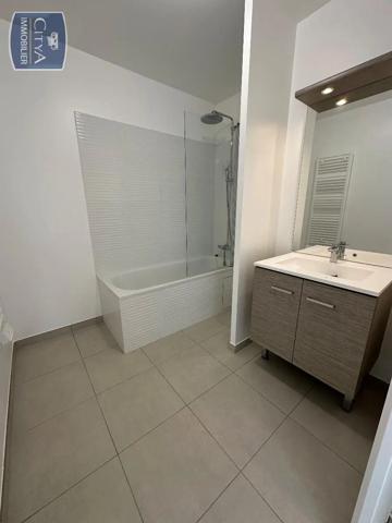 Appartement à louer 3 pièces 67.66m² Caen (14000)