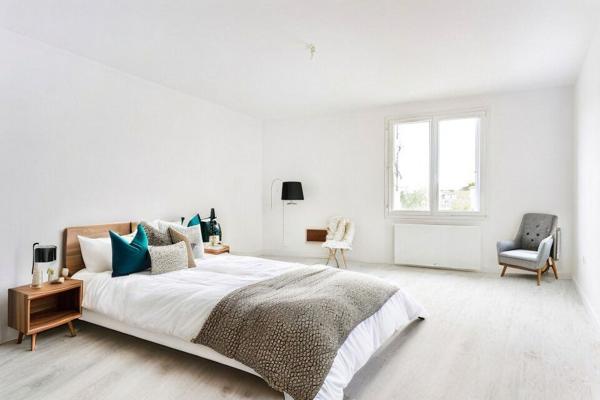 Maison de village et sa terrasse sur le toit