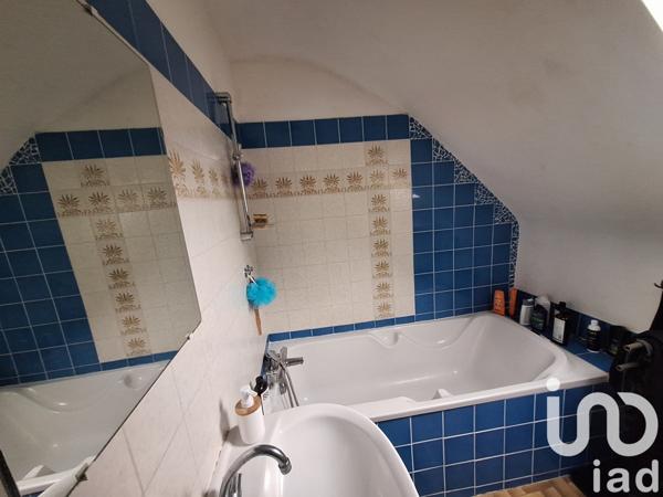 Longère 5 pièces de 110 m² à JUGON-LES-LACS (22270)