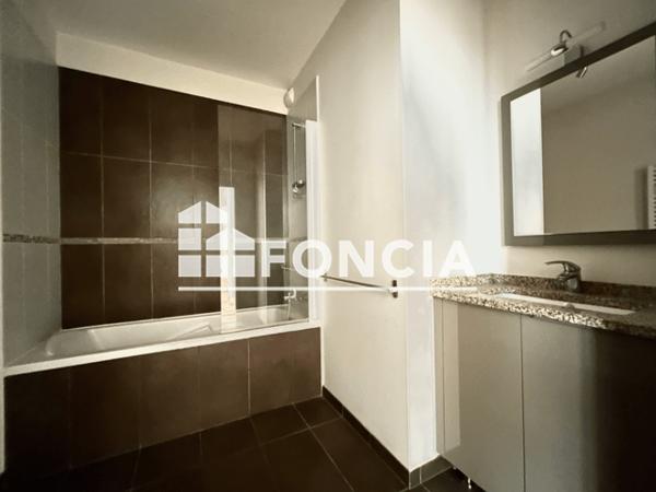 Location Appartement 3 pièces 73.6 m² - Toulon 83000